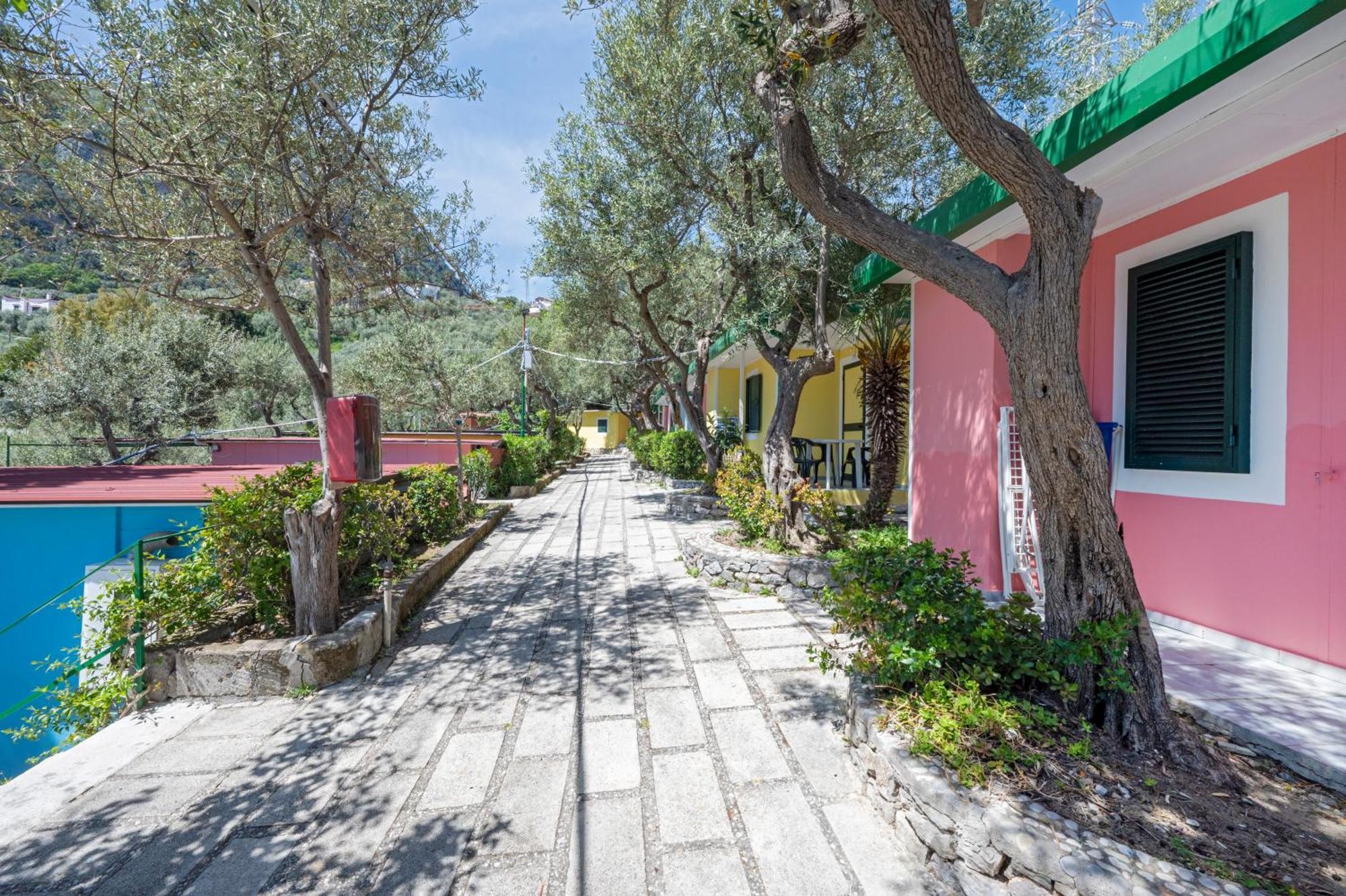 Camping Villaggio Nettuno Nerano Bagian luar foto
