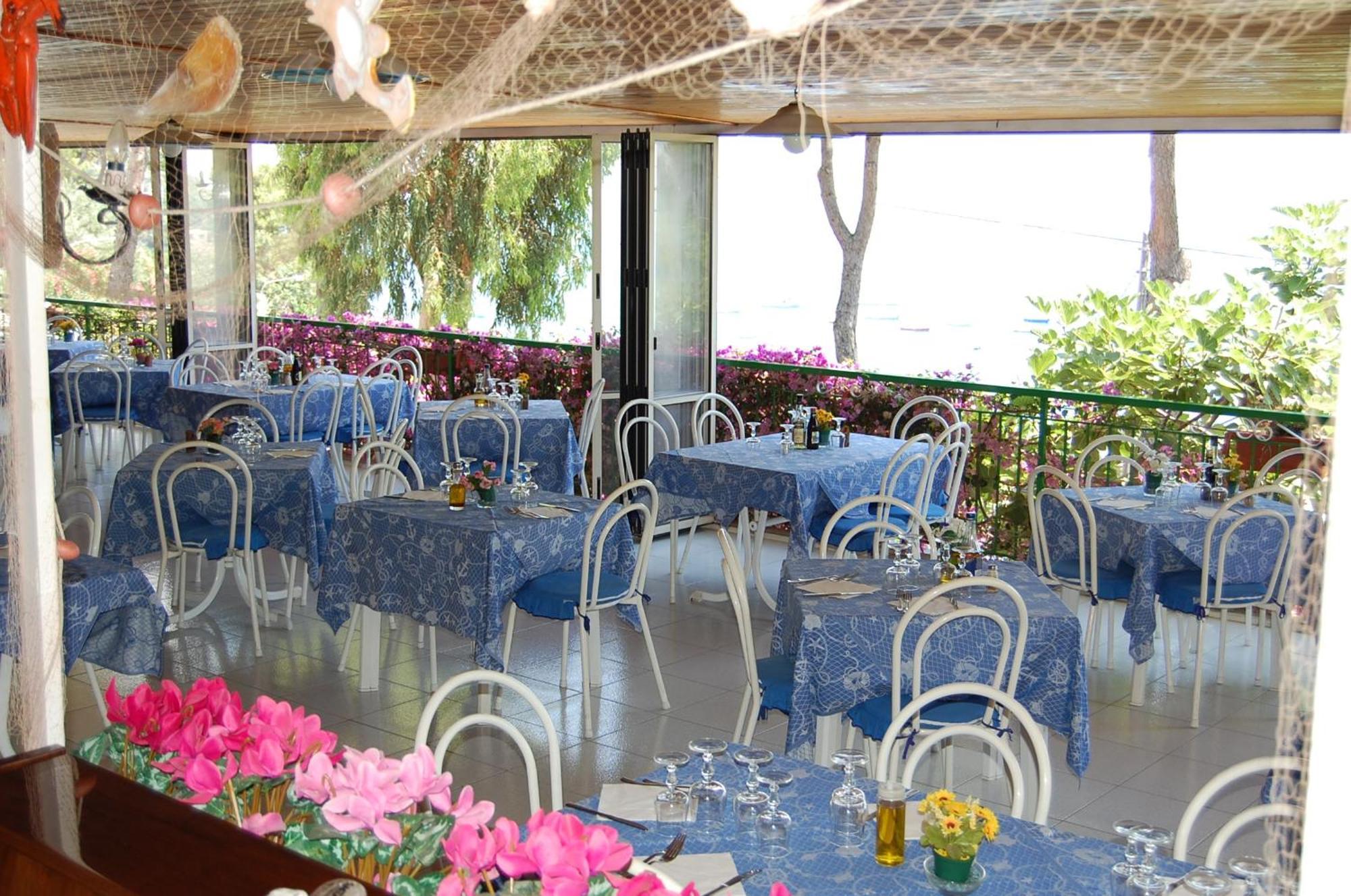 Camping Villaggio Nettuno Nerano Bagian luar foto